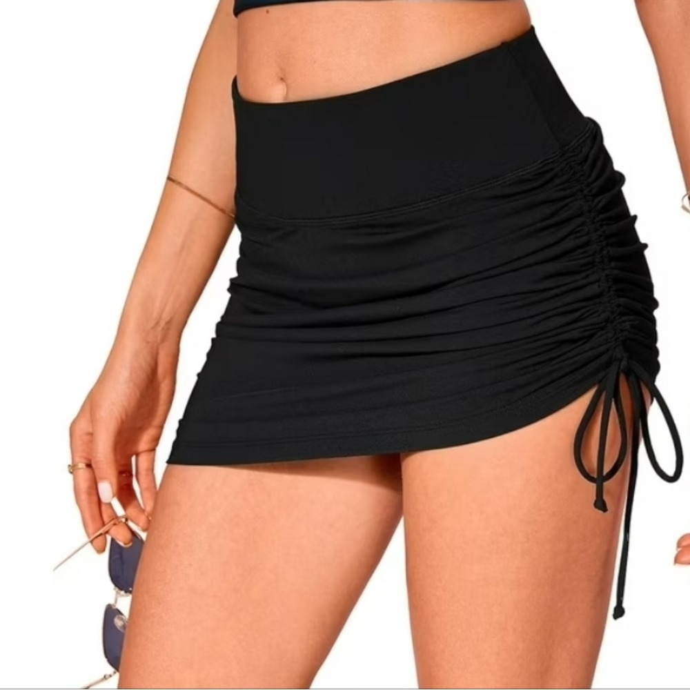 Tail Activewear Black Swim Shirred Skirted Bottom Women's Size 18/20 - NEW